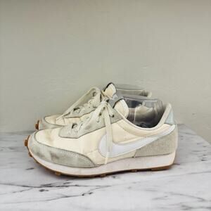 Nike Daybreak Cream And Gray Sneakers Women’s Size 7.5